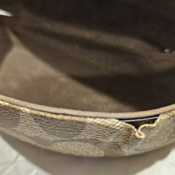 Coach Ginger & Black Sunglasses With A Brown Patterned Hard Shell Case - Picture 4 of 16